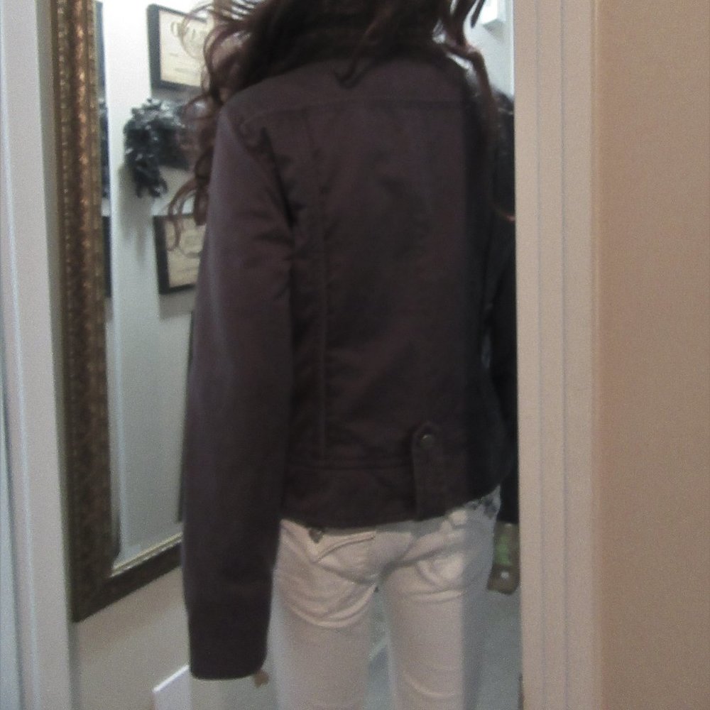 American Eagle Lightly Lined fall/ Winter coat - Picture 5 of 5